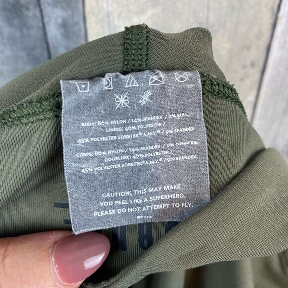 NOBULL Crop Low Rise Leggings in Army Green Size Medium. - Picture 5 of 10